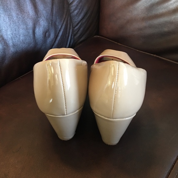 Nude Wedges - Picture 3 of 5